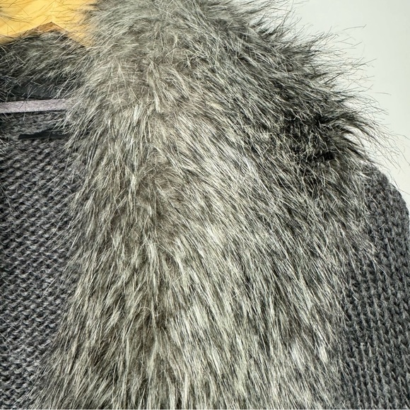 Esprit Faux Fur Collar Wrap Grey Knit Cardigan Belted Size Small - Picture 9 of 14